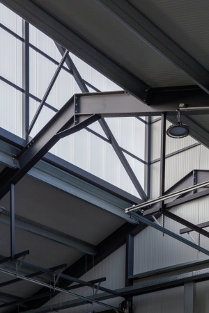 Fahrzeughalle von Atelier 111