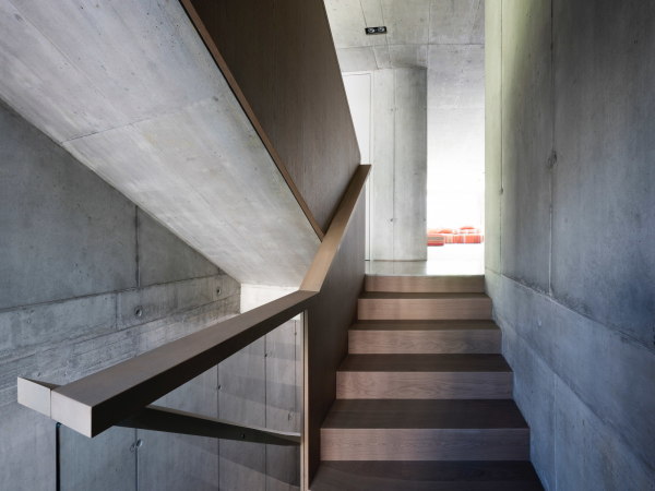 Villa in Ljubljana von OFIS Arhitekti