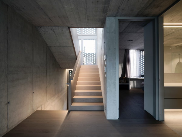 Villa in Ljubljana von OFIS Arhitekti