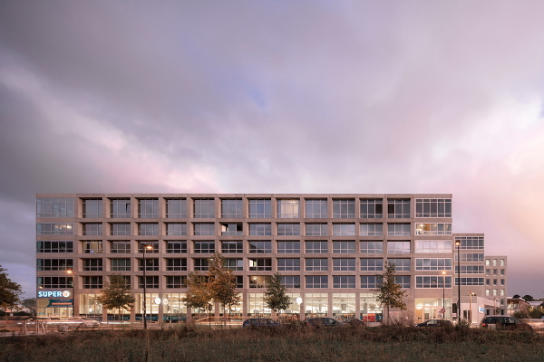 Quartierzentrum in Nantes von KAAN