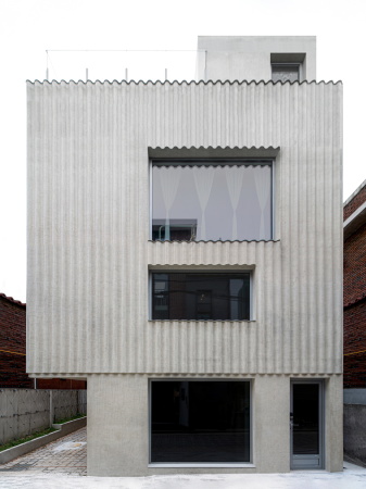 Wohnhaus mit Tanzatelier in Seoul von LKS Architects