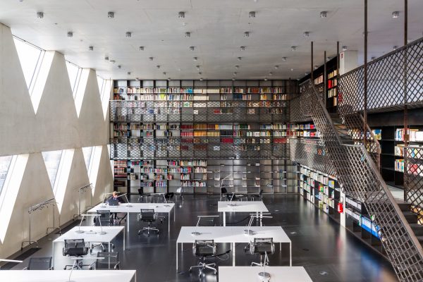 Bibliothek im 12. und 13. Stockwerk