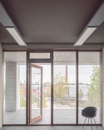 berbauung eines Lagerhauses von Space Encounters