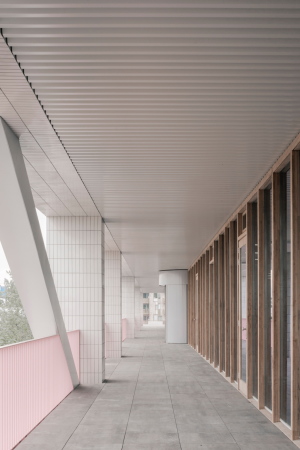 �berbauung eines Lagerhauses von Space Encounters