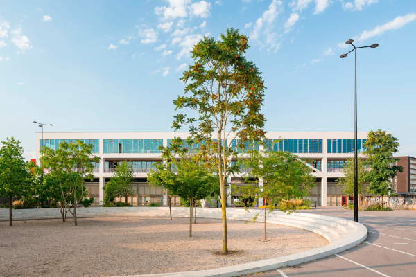 �berbauung eines Lagerhauses von Space Encounters