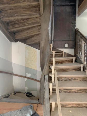 Treppenhaus des Altbaus