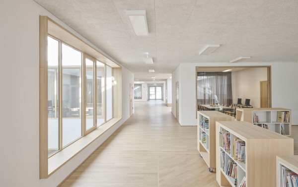 Volksschule in Wolfurt von Schenker Salvi Weber Architekten