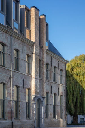 Die Unvollkommenheiten der verschiedenen Anpassungen betrachten die Architekten als die gro�e Kraft des Geb�udes.