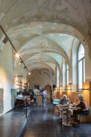 Stuckgew�lbe im Kreuzgang des Erdgeschosses