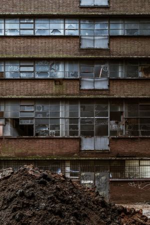 Das als Riffellokaal bezeichnete Geb�ude im verfallenen Zustand.