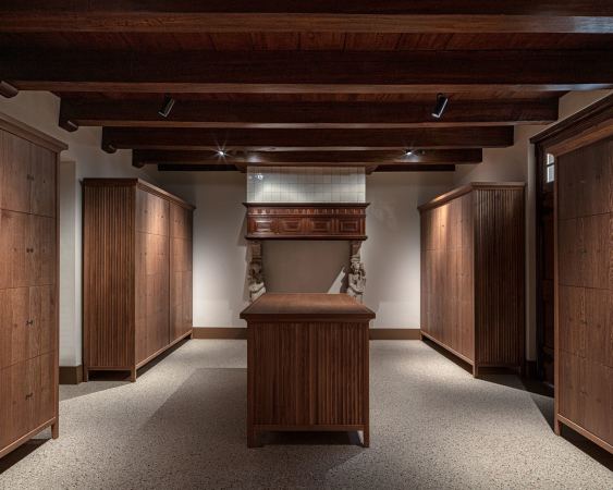 Die Garderobe. Alle Einbauten wurden von Happel Cornelisse Vehoeven entworfen.