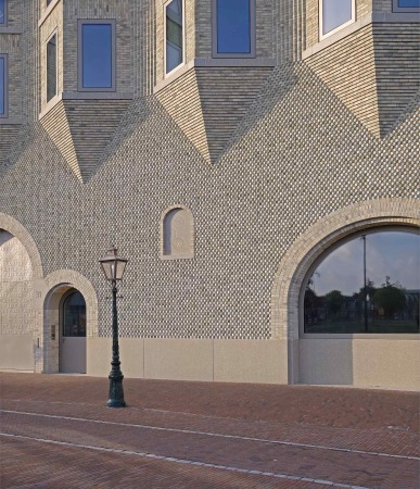 Das besondere Muster besteht aus speziellen gelben Backsteinen mit einer grau-gelben Lasur.