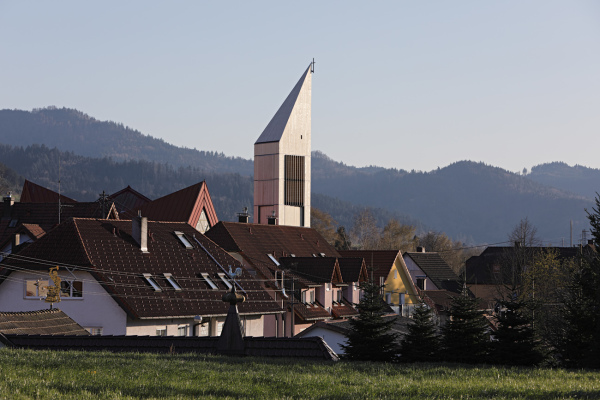 Kirchturm aus Holz in Bleibach von Architektur 3
