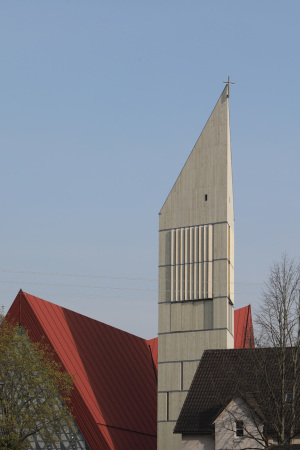 Kirchturm aus Holz in Bleibach von Architektur 3