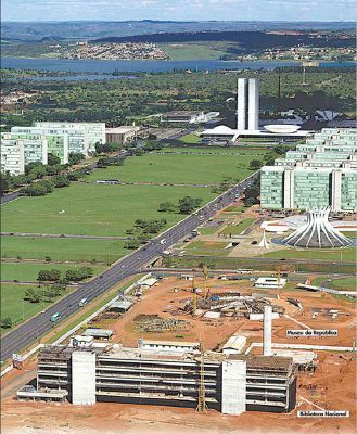 Museum und Bibliothek von Niemeyer in Brasilia erffnet