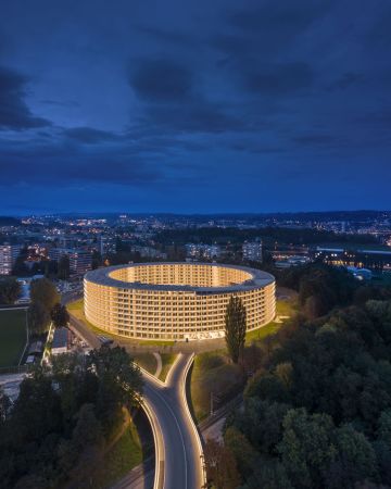 Wohnheim bei Lausanne von Drig und IttenBrechbhl