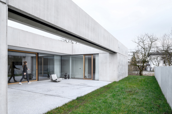 Wohn- und Atelierhaus von Arhitektura in Ljubljana