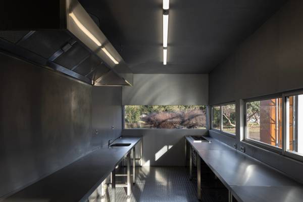 Sommerpavillon in Prag von Papundekl Architects