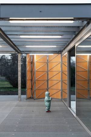 Sommerpavillon in Prag von Papundekl Architects