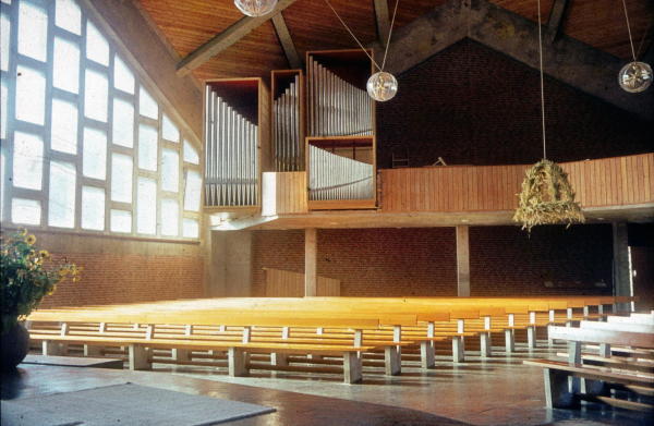 Brner, Innenaufnahme mit Orgelprospekt der Corvinuskirche in Hannover-Stcken, 1964