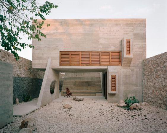 Die Casa Mrida verbindet vernakulre Architekturelemente mit zeitgenssischer sthetik und einer nachhaltigen Bauweise.