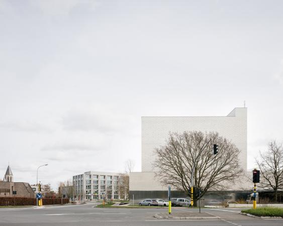 Kulturzentrum von Trans Architectuur und V+ in Deinze