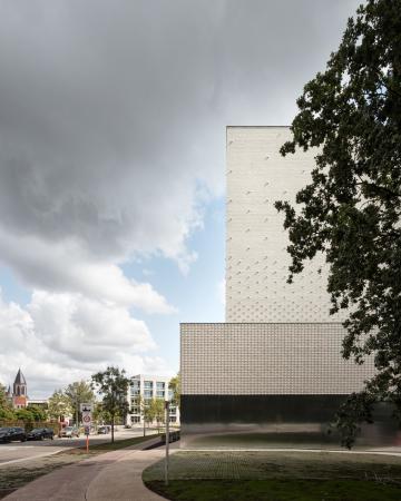 Kulturzentrum von Trans Architectuur und V+ in Deinze