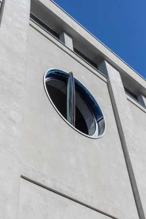 Die Fenster lassen sich aufdrehen.