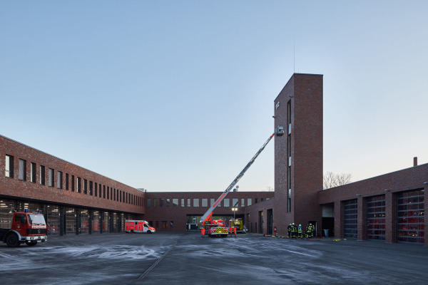 Feuerwache in Gtersloh von ARQ Architekten Rintz und Quack