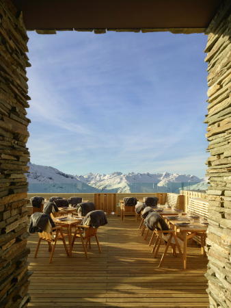 Bergrestaurant in Andermatt von Studio Seilern Architects
