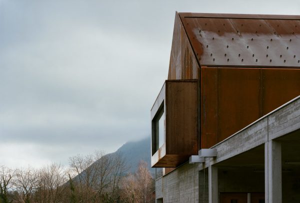 Schulerweiterung in Lugrin von Ateliers O-S Architectes