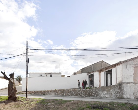 Bodega-Umbau bei Valencia von CRUX Arquitectos