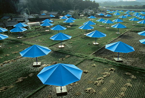 Christo und Jeanne-Claude: The Umbrellas, JapanUSA, 198491