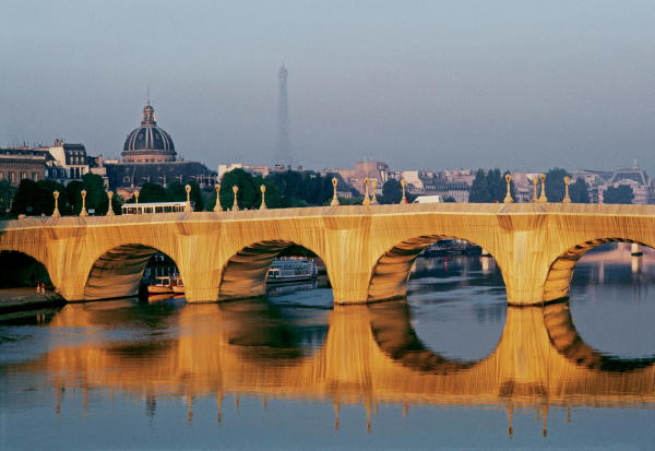 Christo und Jeanne-Claude: The Pont Neuf Wrapped, Paris, 197585