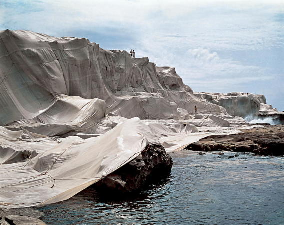 Christo und Jeanne-Claude: Wrapped Coast, One Million Square Feet, Little Bay, Sydney, Australien, 196869
