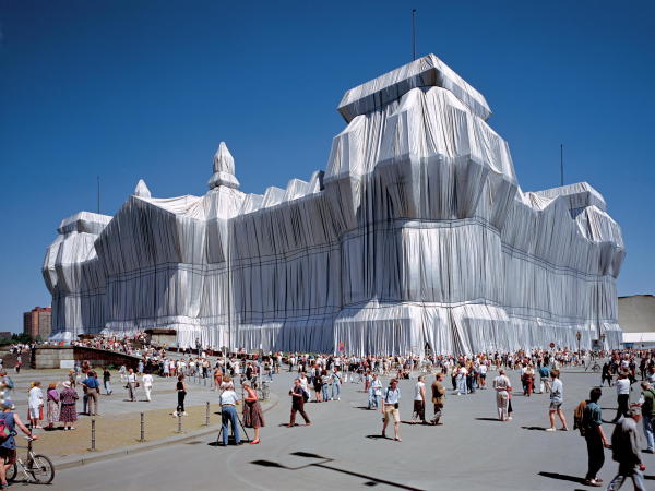 Christo und Jeanne-Claude: Wrapped Reichstag, Berlin, 197195