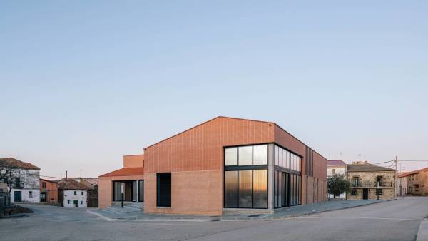 Gemeindehaus von BIZNA estudio in Soria