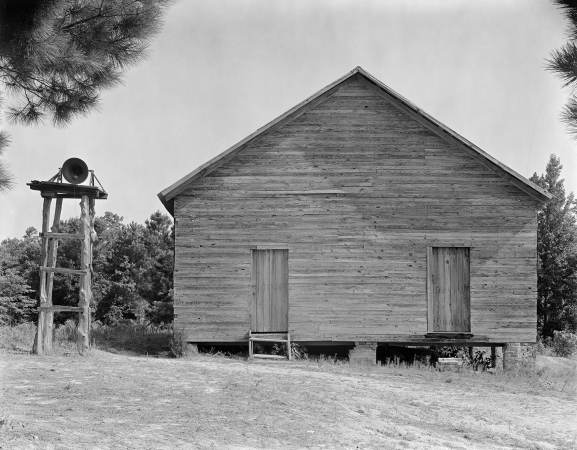 Walker Evans: Schoolhouse, Alabama, 1936