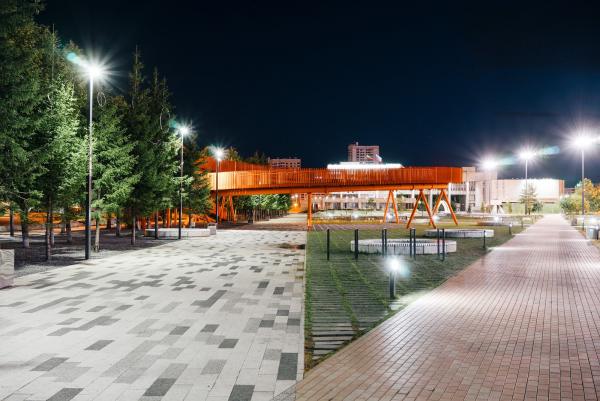 Auch nachts soll der neue Platz zum beliebten, belebten Treffpunkt werden
