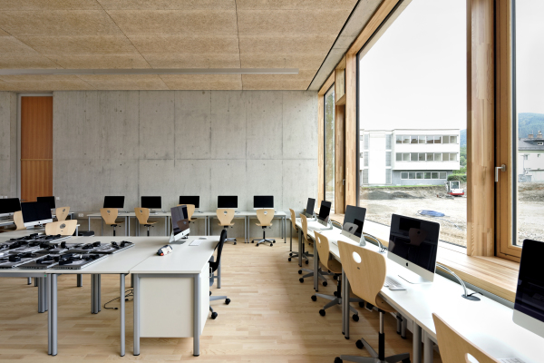 Cluster-Schulzentrum von Dietmar Feichtinger Architectes in Gloggnitz