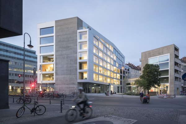 Suhrkamp-Haus in Berlin von Roger Bundschuh und Kinzo