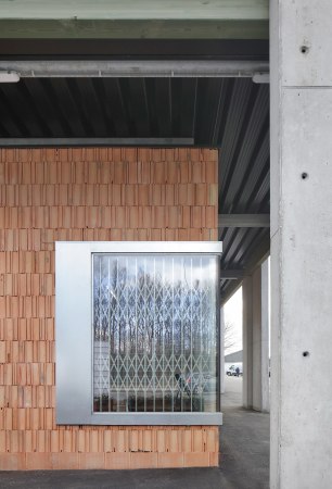 Antwerpen-Luchtbal: Eckfenster