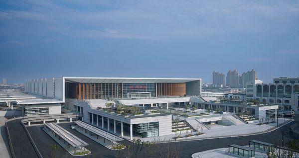 Export (auer Konkurrenz): gmp Architekten von Gerkan Marg und Partner: Sdbahnhof in Hangzhou / China, Foto von Christian Gahl