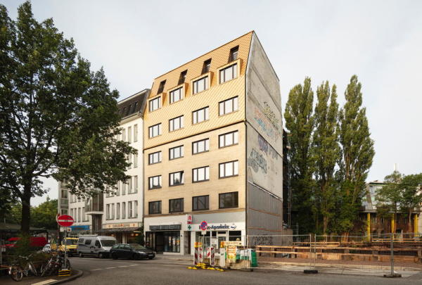 Dachaufbau in Hamburg von Alexander Thomass