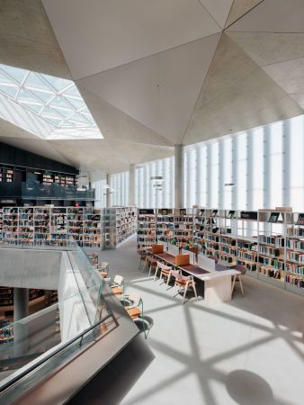 Bibliothek in Oslo von Lundhagem und Atelier Oslo