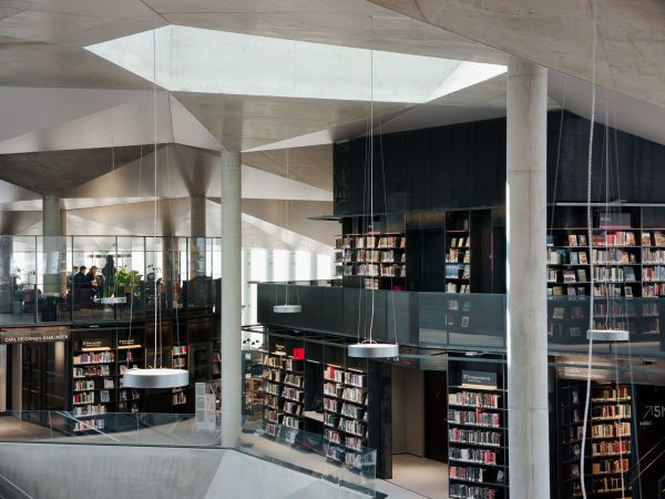 Bibliothek in Oslo von Lundhagem und Atelier Oslo