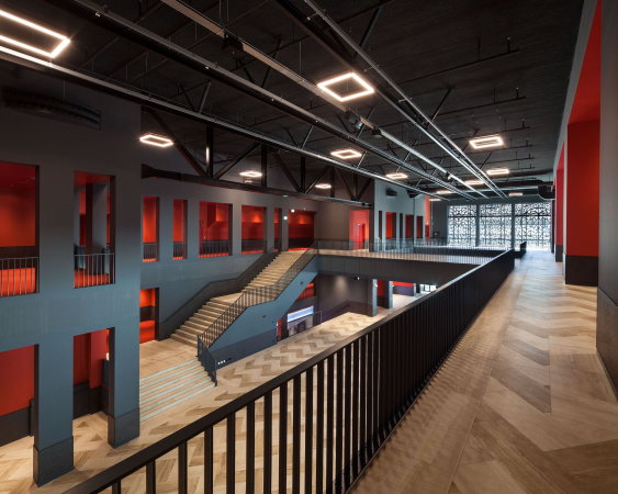 Theater von De Zwarte Hond und M2R