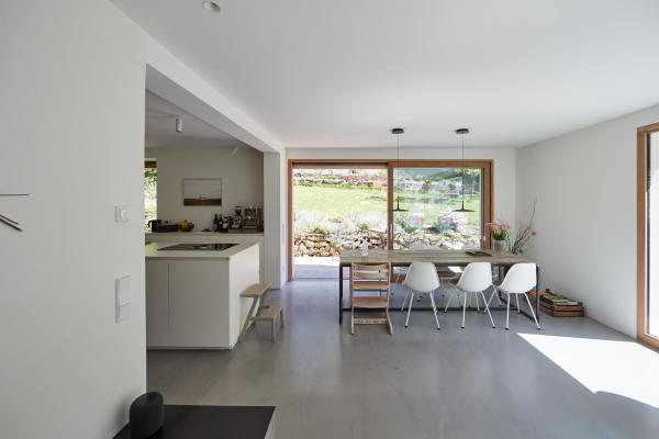 1. Preis Bauen im Bestand: Umbau eines Mehrfamilienhauses in ein Doppelhaus in Stuttgart, Frey Architekten (Stuttgart)