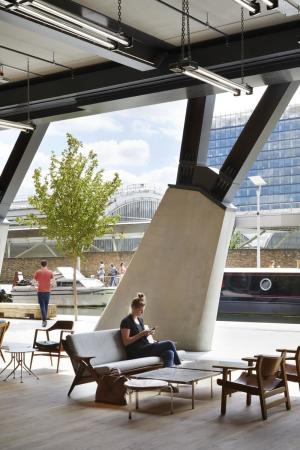 Brogebude von Fletcher Priest in London