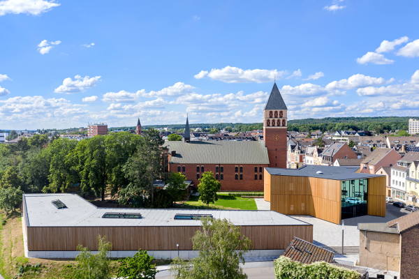 Pfarrzentrum von Atelier Brckner